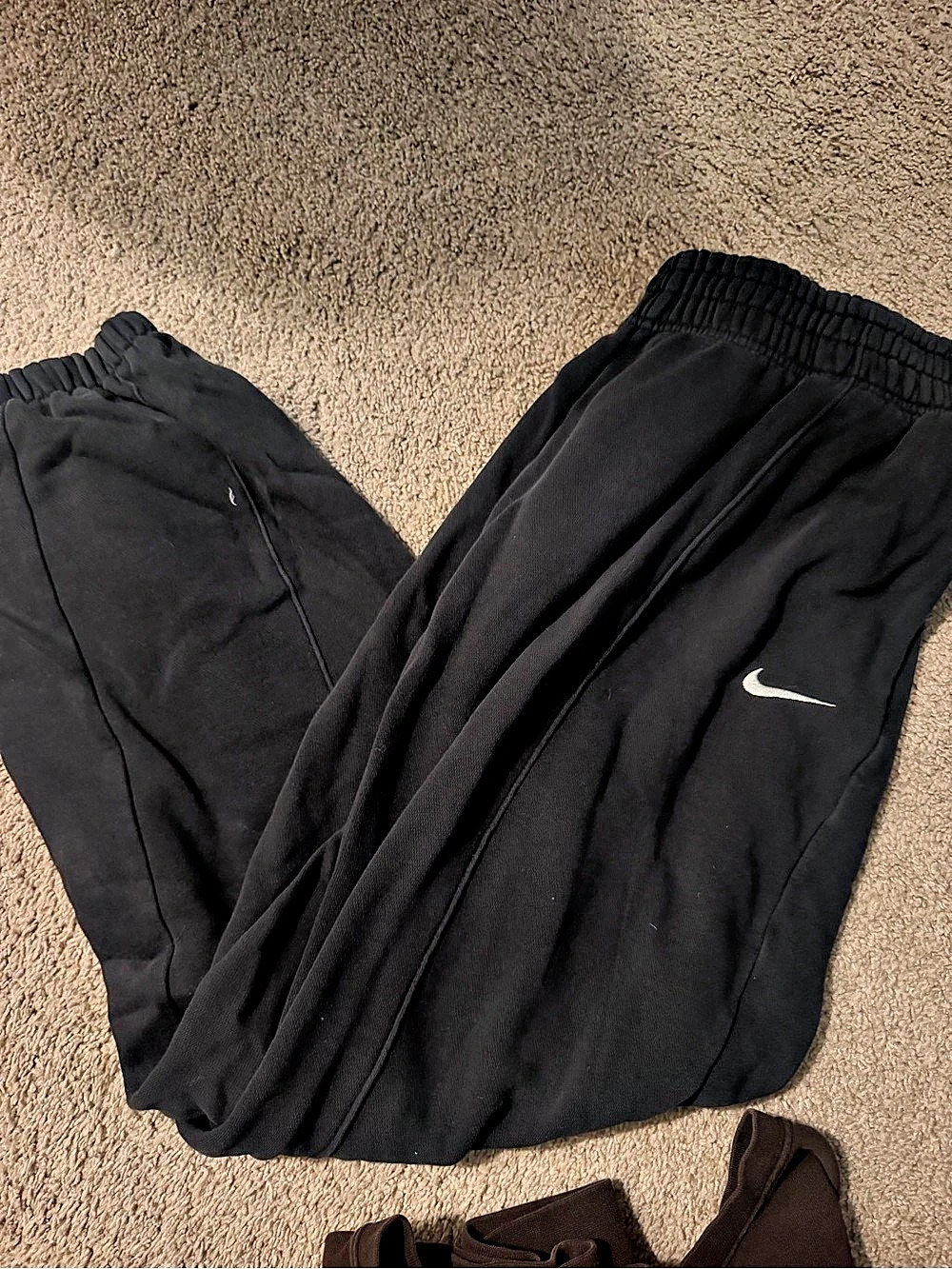 Nike Solo Swoosh Cuffed Fleece Pants Black